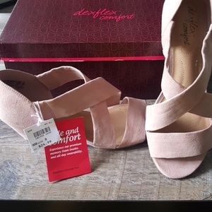 Soft pink dexflex wedge